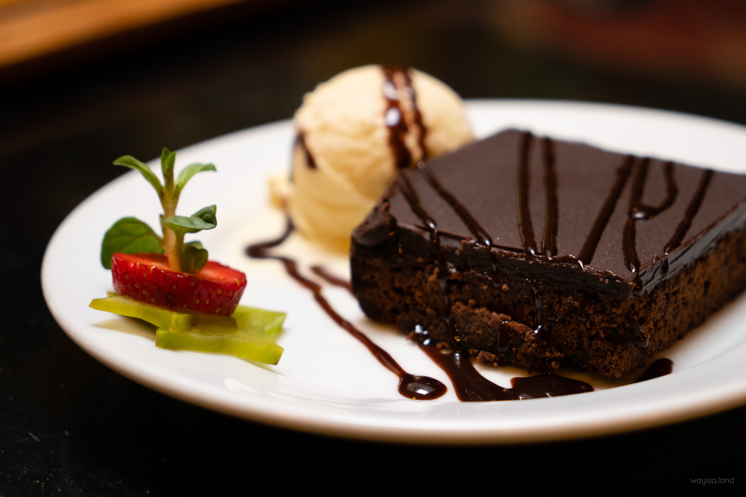 California Cafe - Brownie with ice cream