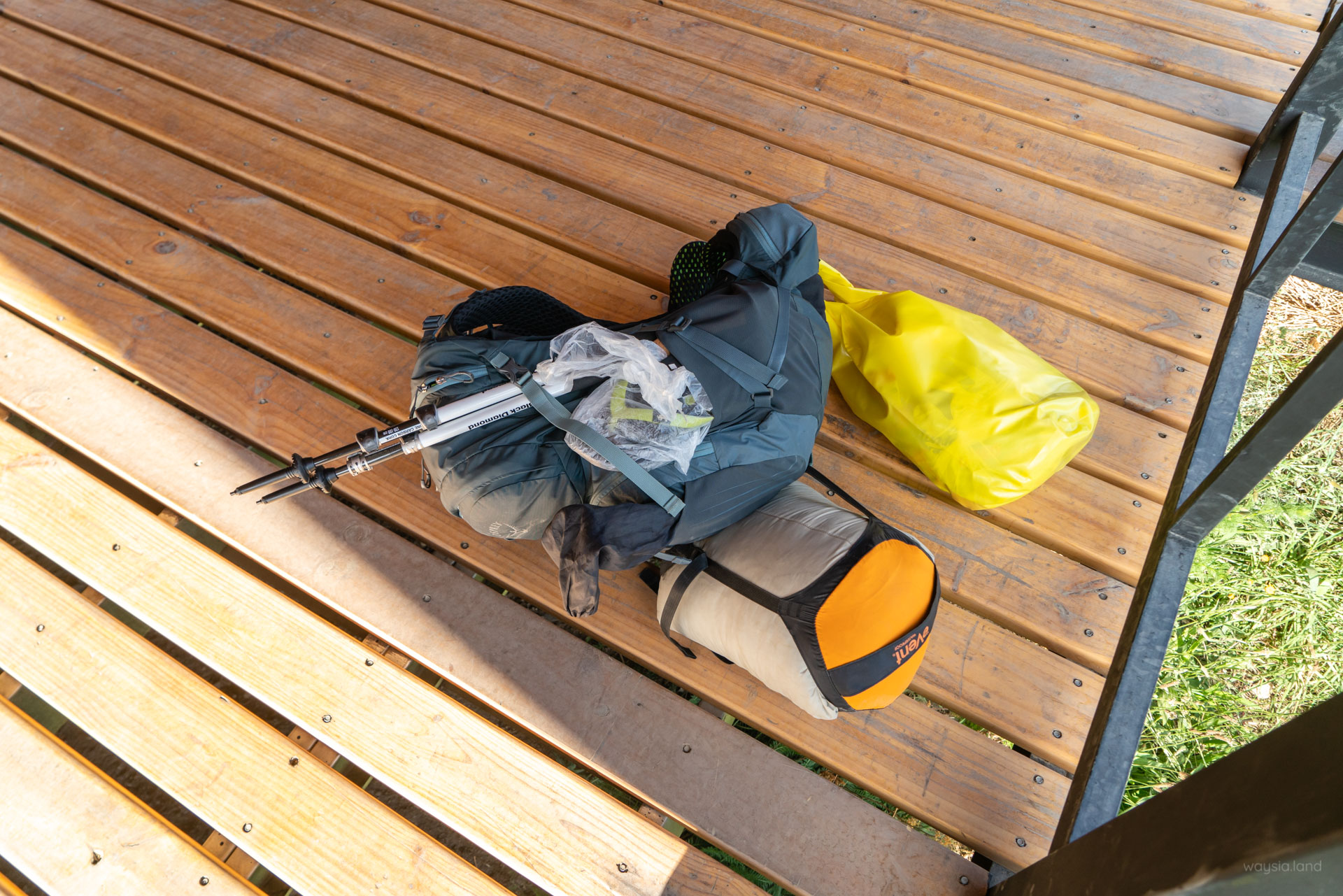 An unbalanced pack - heavy food was stored in the yellow dry bag causing a serious imbalance. This was later moved to the bottom of the backpack making life much easier.